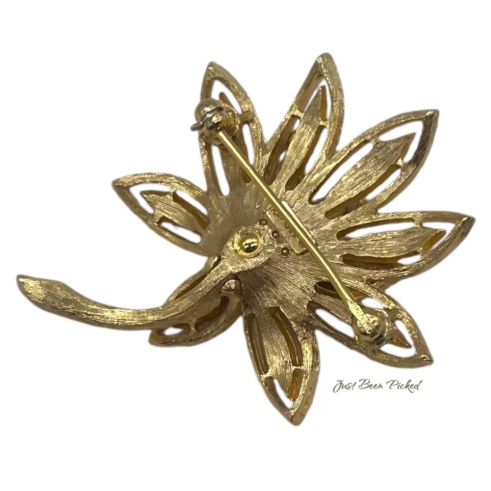 Avon Brooch Vintage Gold Tone‎ Textured Layered Floral Leaf Pin